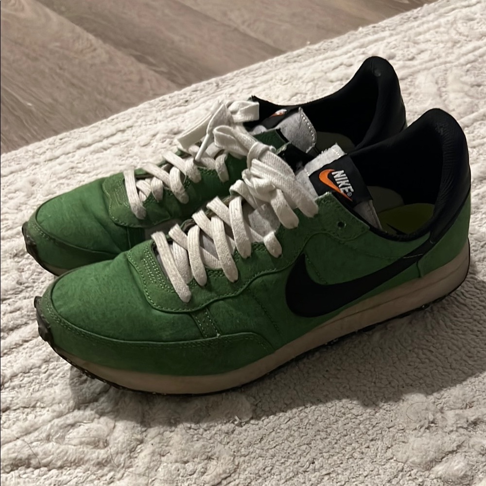 Nike Men's waffle Green Sneakers
